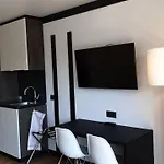 Hotel Kng By Wmm