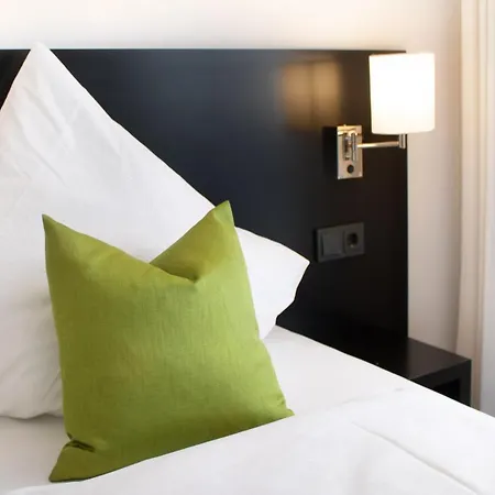 Kng By Wmm Hotell