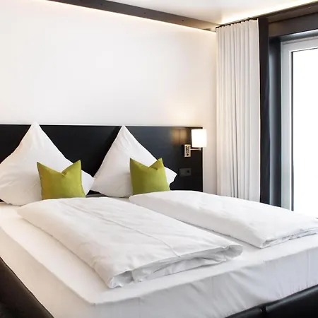Otel Kng By Wmm *